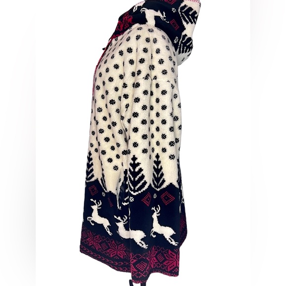 Denali Reversable After Ski Coat - Picture 2 of 8